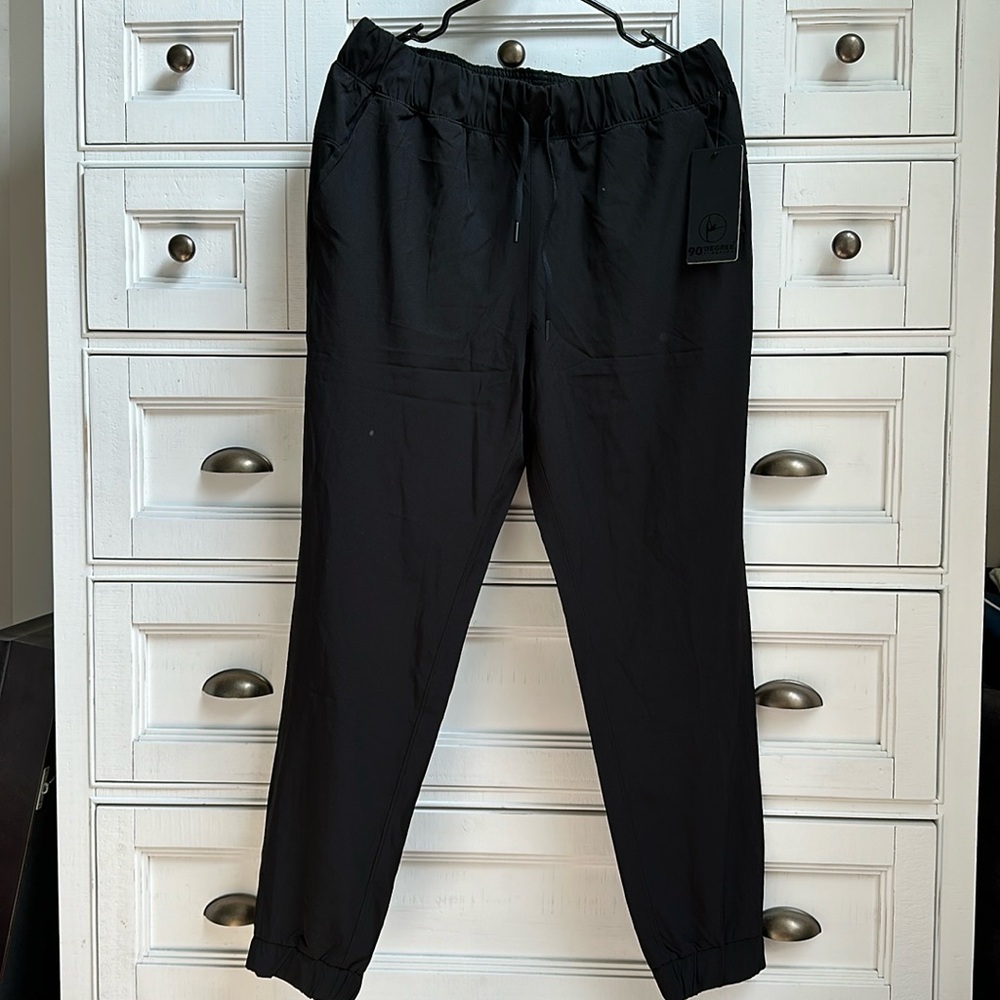 Women’s size Large 90degree by Reflex light joggers
